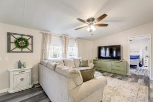 Coastal Retreat Near Camp Lejeune, Dogs Welcome!