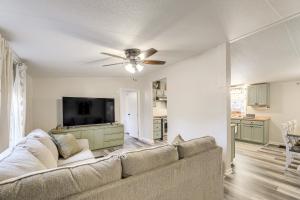 Coastal Retreat Near Camp Lejeune, Dogs Welcome!