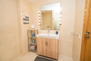 Elegant Apartment in a Secure Residence with Stunning Ocean View