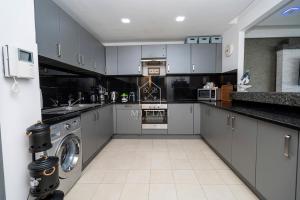 Elegant Apartment in a Secure Residence with Stunning Ocean View