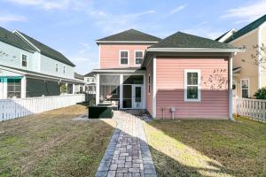 Stunning 5-Bedroom Coastal Retreat in Hanahan