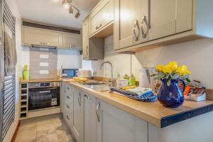 2 Bed in Earl Sterndale oc-p33566