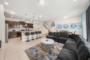 Spacious 5BR Villa w Pool Near Theme Parks