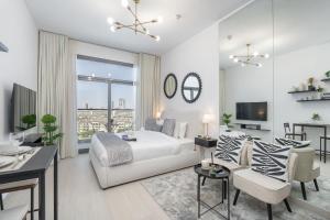 Free housekeeping visits during your stay - StayShort - Chic Studio in Laya Heights Perfect for 2