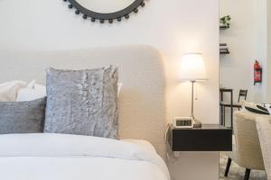 Free housekeeping visits during your stay - StayShort - Chic Studio in Laya Heights Perfect for 2