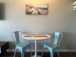 Double Palms by StayMareni - Oceanfront Suite