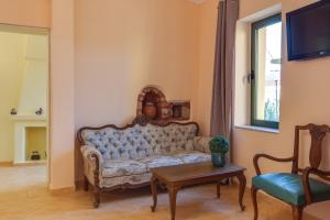 The Yellow Veranda - Close to Ancient Olive Tree of Vouves