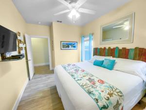 Have a beachy time at this 5 star townhome!