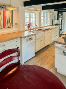 Historic Skipper Farm Near Nordby Hills And Beach