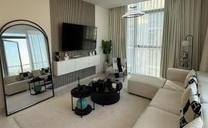 Private Room in Upscale Burj Vista Downtown with Burj Khalifa View
