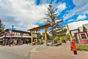 Polaris Lodge by StayIn