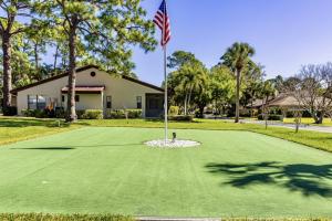 Yellow Pine Duplex Close to Pool & Tennis