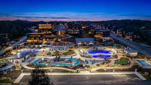 Luxury Chalet - Indoor Pool - Arcades - 24 Guests - Resort Amenities