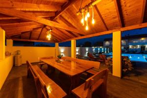 My Dalmatia - Apartment Neda with shared pool