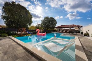 My Dalmatia - Apartment Neda with shared pool