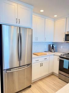 Oceanfront Top Floor Premium One Bedroom, Incredible Panoramic View of Monterey Bay!
