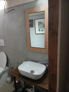 Leontini Little House