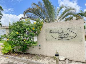 Apto em condomínio frete a paria do Mutá (atravessou a rua ta na praia)