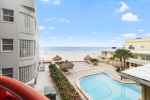 Large Gulf Unit Beach Views - Crimson #203