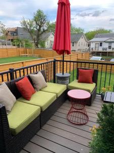 The Little Nest Charming Brookland Parking