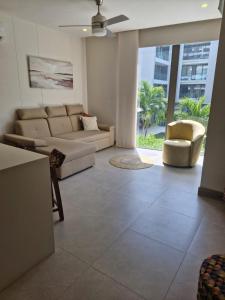 Apt 2 rooms with private beach and ideal pool