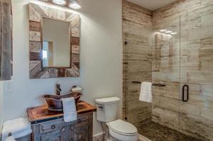 Rustic Studio Walkable to Music Row! by Stay Local Nashville