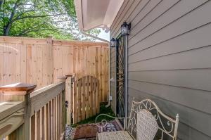 Rustic Studio Walkable to Music Row! by Stay Local Nashville