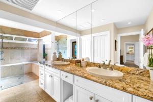 Kapalua Bay Villas 2 Free Rental Cars KBM Resorts Whale Watching 2 Units 4 Bedrooms ML-1601