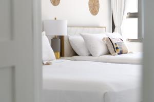 36FL Newly Renovated Condo with Gorgeous Ocean View