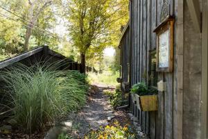 The Arts & Crafts House with Skylights, Deck, Jetted Bathtub