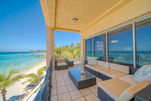 Best Ocean Views and Location, 4 bed Room sleeps 8