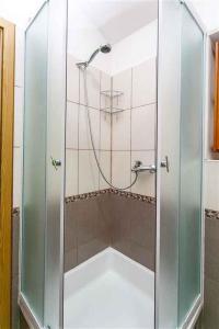 Holiday home in Drivenik 39096