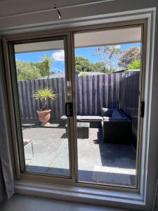 Bright & Quiet 1BR with Courtyard