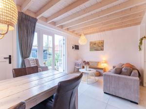 Modern Holiday Home in Vrouwenpolder