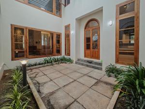 Serene Modern Home with Garden View