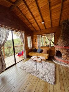 Cabaña Con Chimenea y Naturaleza