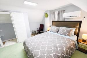 The Charming Cozy 4-Bedroom Getaway in Glen Burnie