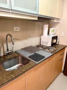 The Vibe BGC Uptown Apartment