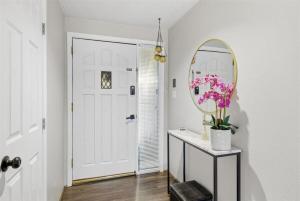 Stay in the heart of Medford