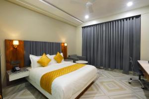 HOTEL BREEZE BAY EX - NEAR US Consulate, BKC