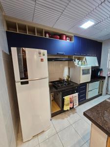 Apê na Guilhermina com Ar Condicionado, Elevador, Wi-Fi - 1 Quadra da praia