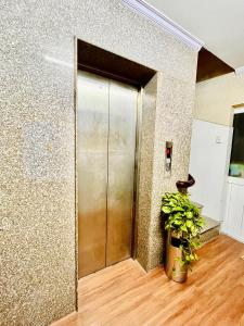 ÔNG NĂM HOTEL - Trung Tâm Bến Ninh Kiều