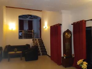 Roshan House