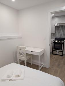 Modern 2BR Suite Steps to SkyTrain
