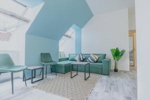 Spacious 2BR & 1LR Apartment Very Central in Vienna