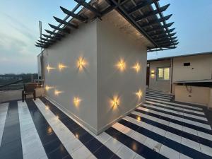 The Crown Jewel Private Rooftop & Luxury Lounge