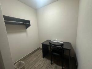 Econo Lodge St Petersburg Central