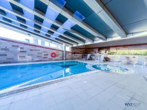 Lovely 1 BR in Scala Tower with Canal View