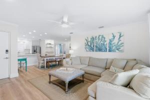 Colony Beach Club 248