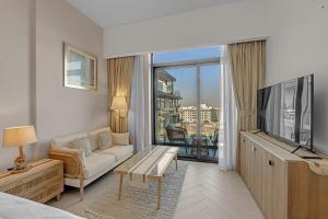 Waves - Boho Style Chic Studio With Balcony in JVC
